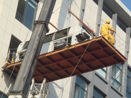 無錫設(shè)備吊裝搬運廠家提醒你怎樣避免高空墜落？